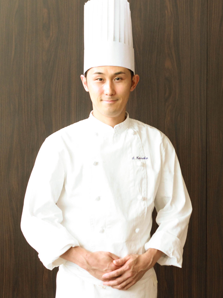 金子真平